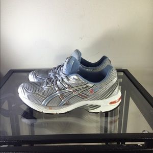 asics running duomax